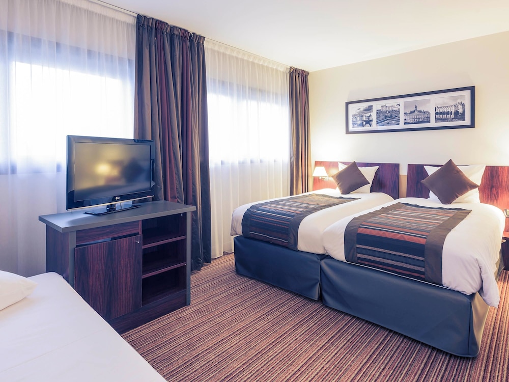 Mercure Tours Centre 8/64