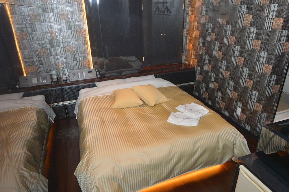 Terrace M Yokota Base - Adult Only 9/40
