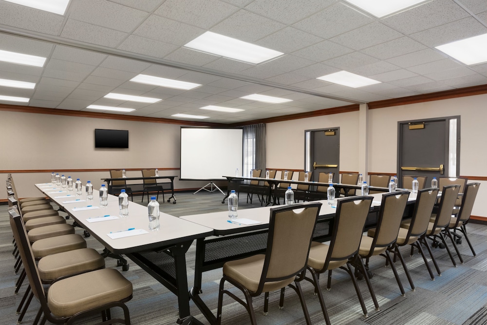 Hyatt House Boston/Burlington 59/72