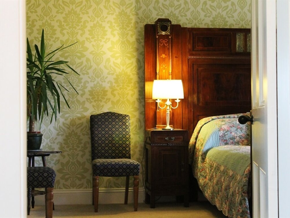 The Gables 6/46