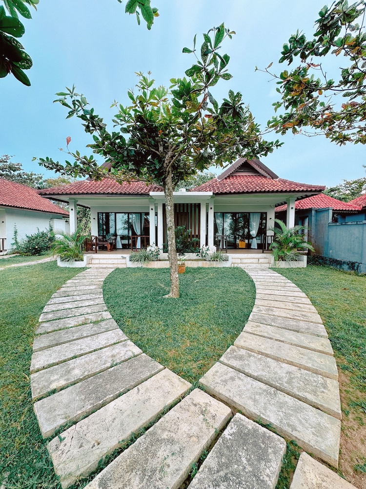 Lorin Beach Resort Belitung 50/50