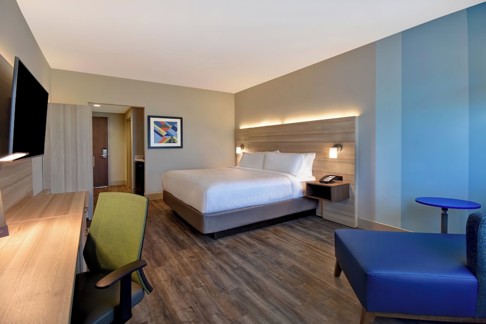Standard, King Bed, Balcony, Accessible