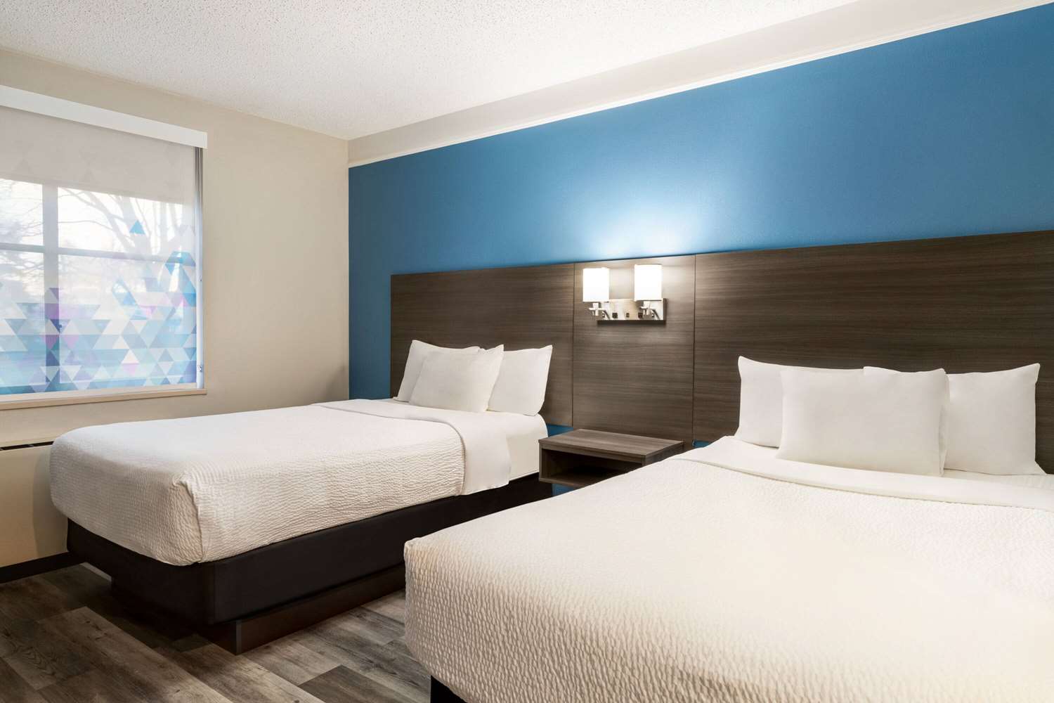 La Quinta Inn Suites Madison American Center 7/38