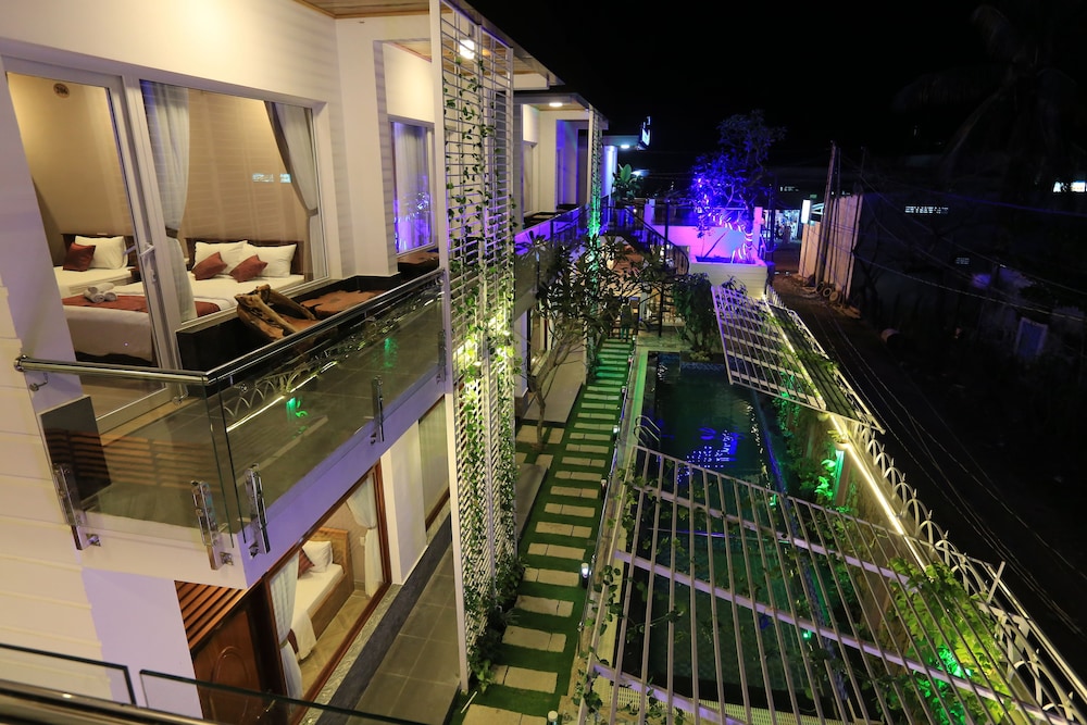 Blue Dragon Hotel 6/47