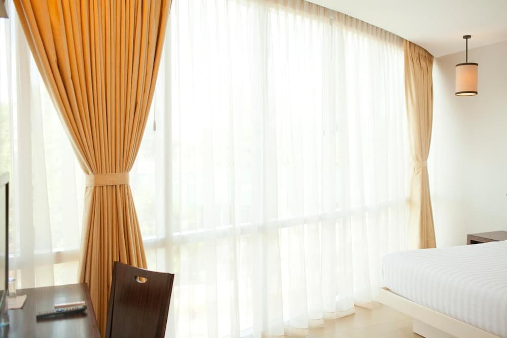 D Hotel And Suites 31/50
