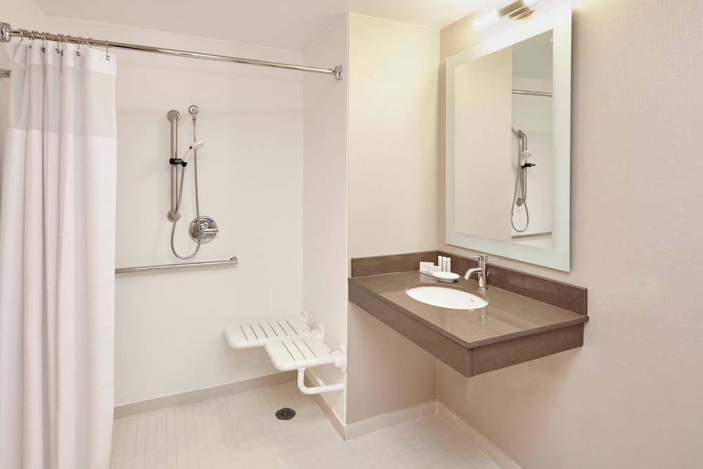 جناح بسريرين مزدوجين لذوي الإعاقة، Springhill Suites By Marriott Chicago Schaumburg 3/3