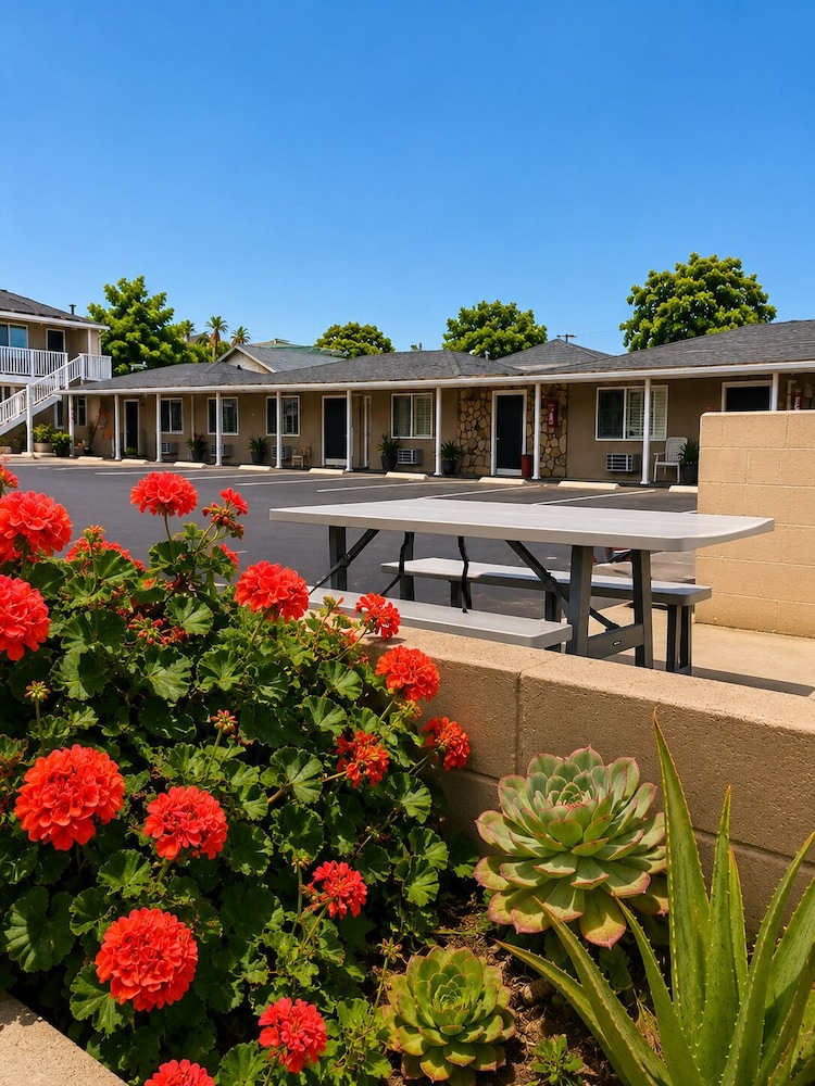 Rockview Inn And Suites 50/54