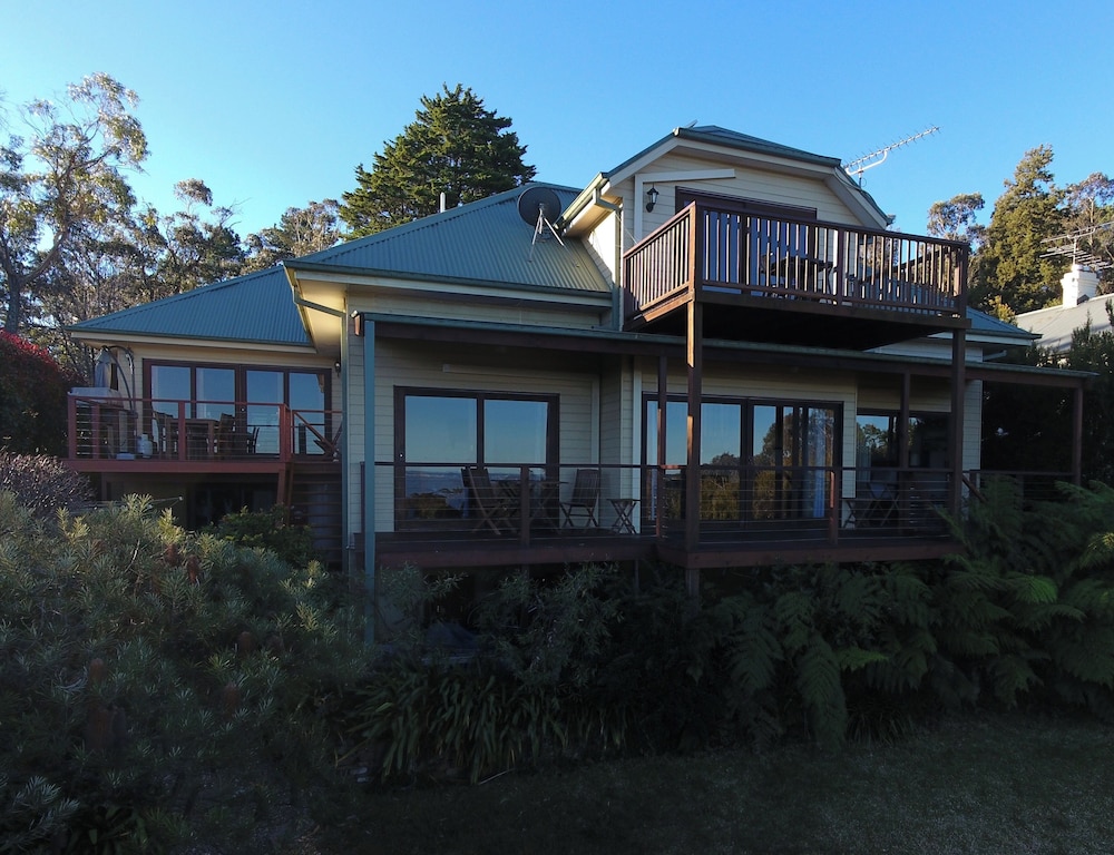 VALLEY OF THE WATERS B&B 4/51
