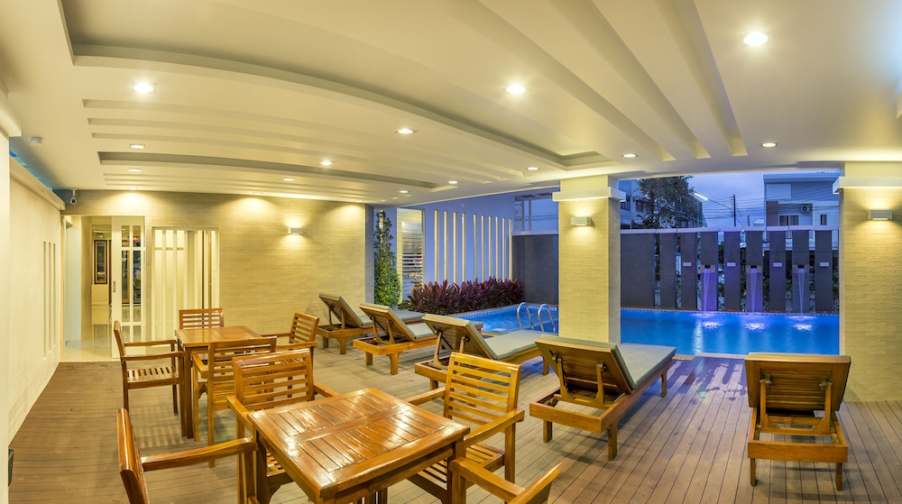 Ratana Apart-Hotel at Rassada 49/68