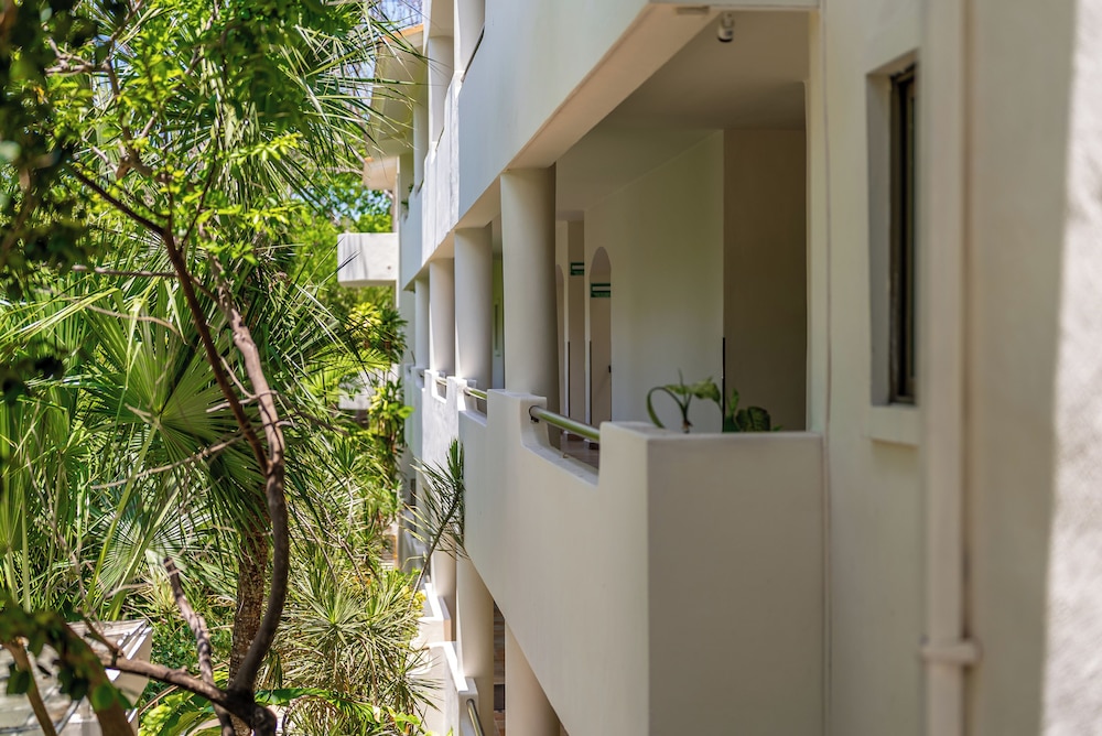 Riviera Maya Suites 5/50