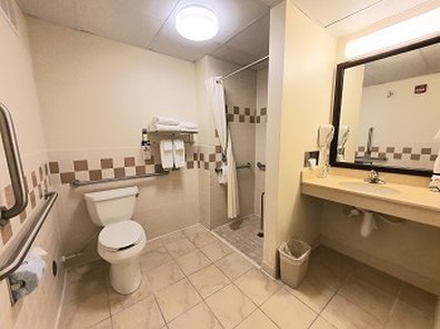 AmericInn by Wyndham Waconia 73/80