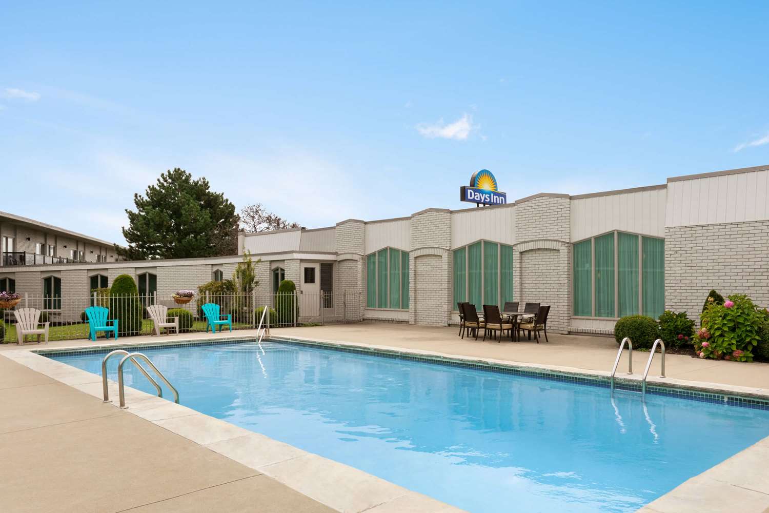 Days Inn By Wyndham London 6/15