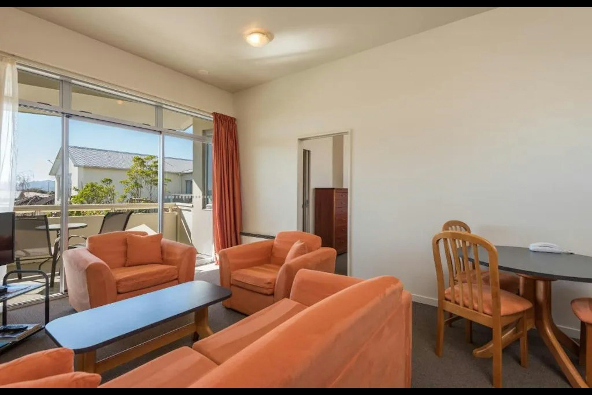 Parkside Motel 40/75