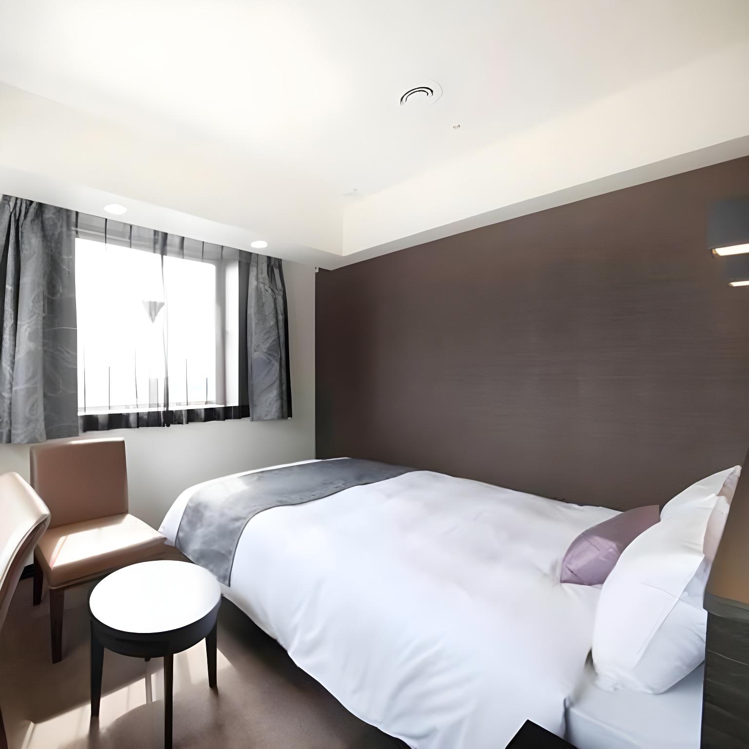 Semi Room, Semi Double Bed, Smoking