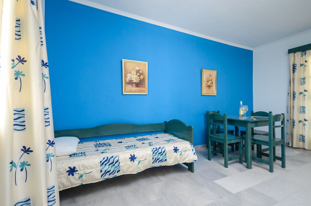 Agnanti Hotel 39/69
