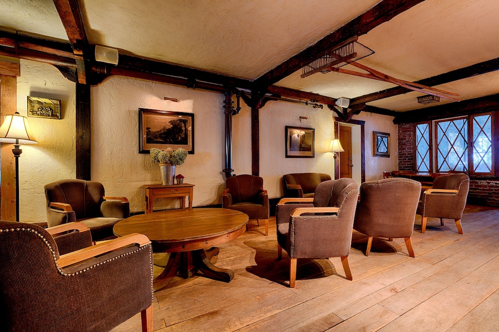 Auberge Handfield 19/50