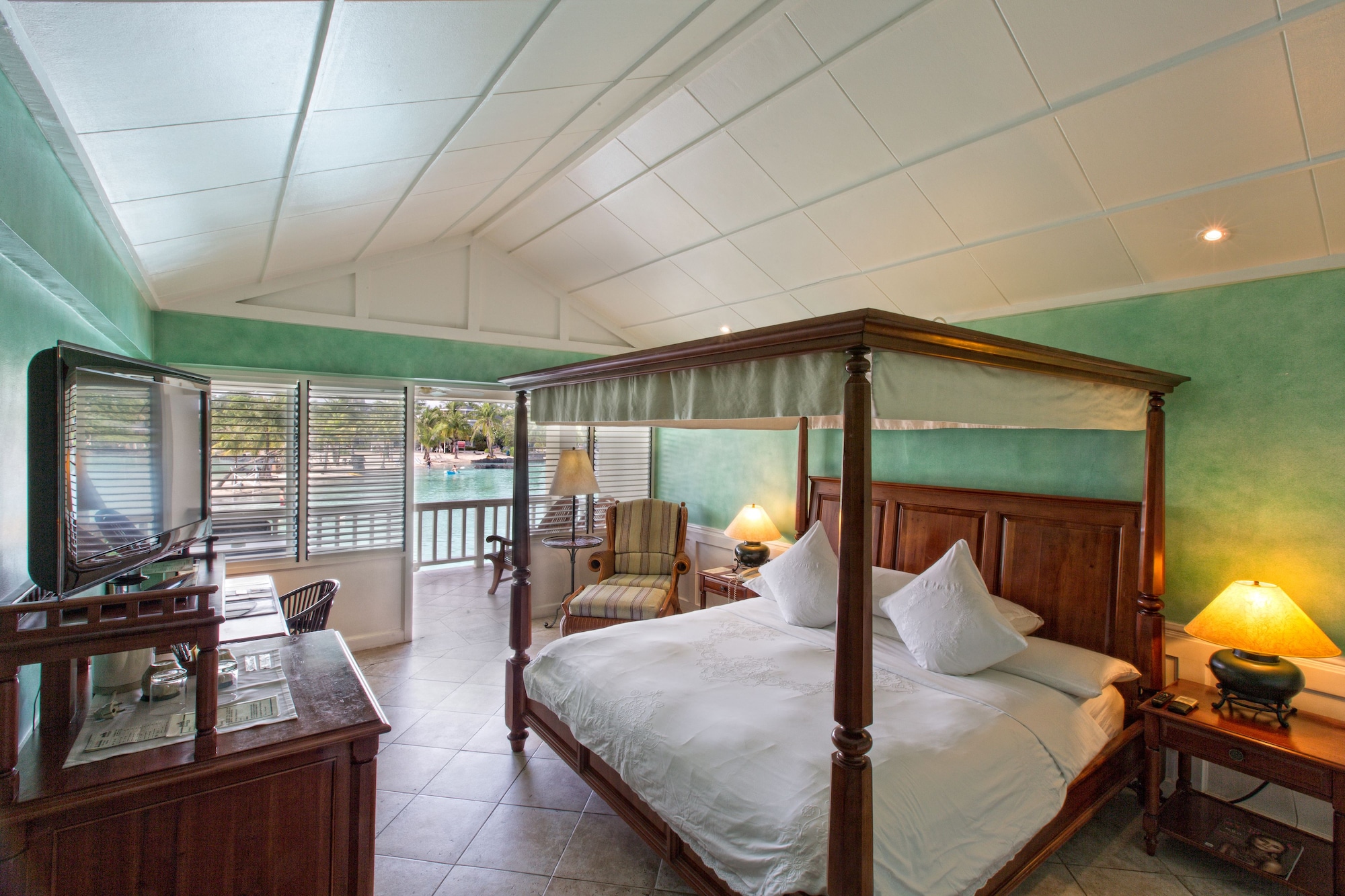 ROOM, BEACH SIDE, HIGH FLOOR