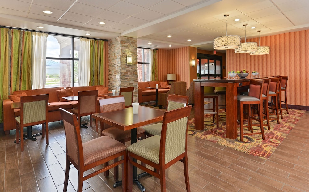 Hampton Inn Muscatine 25/35
