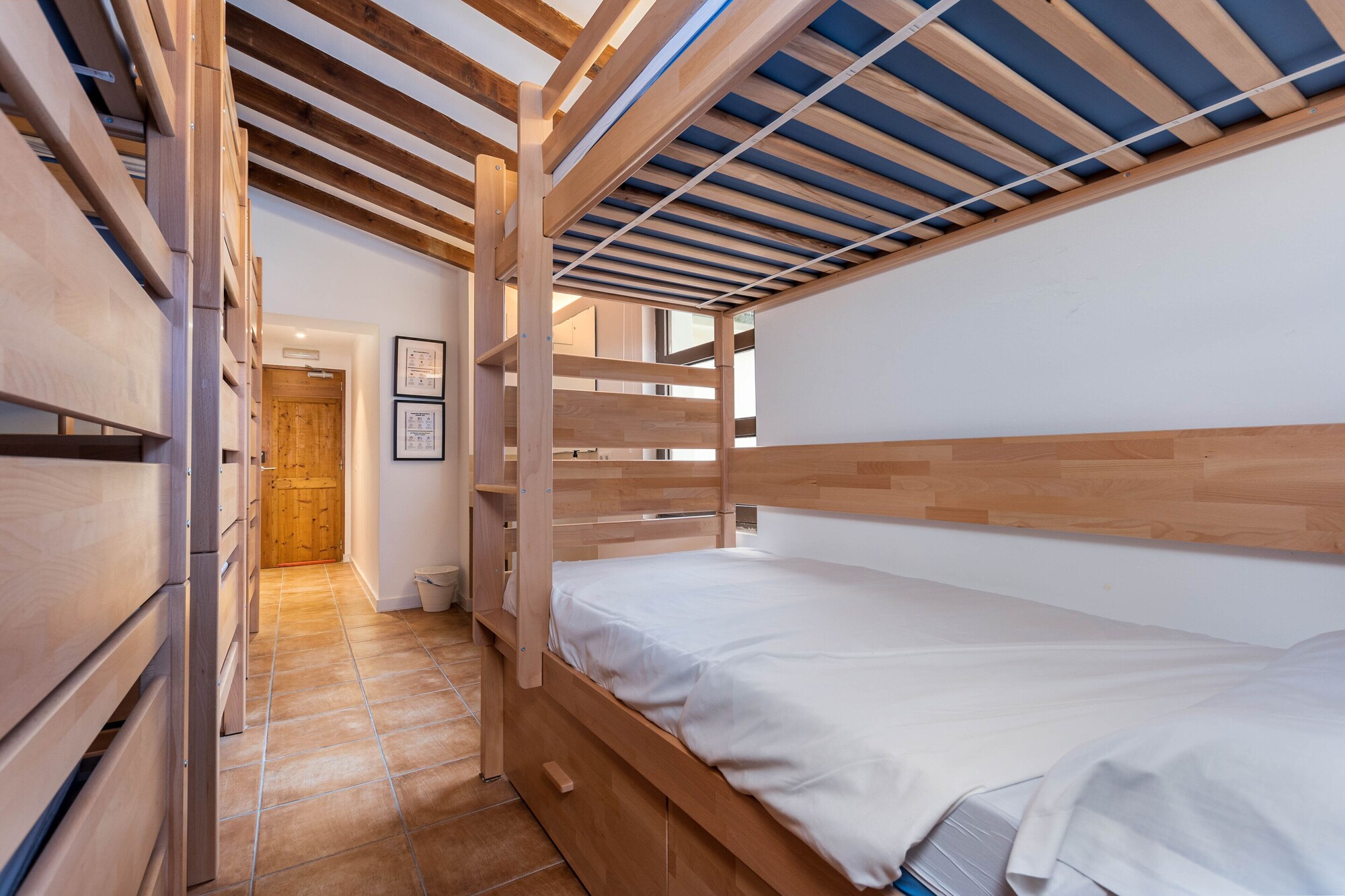 MIXED DORM, 10 BEDS, SHARED BATHROOM
