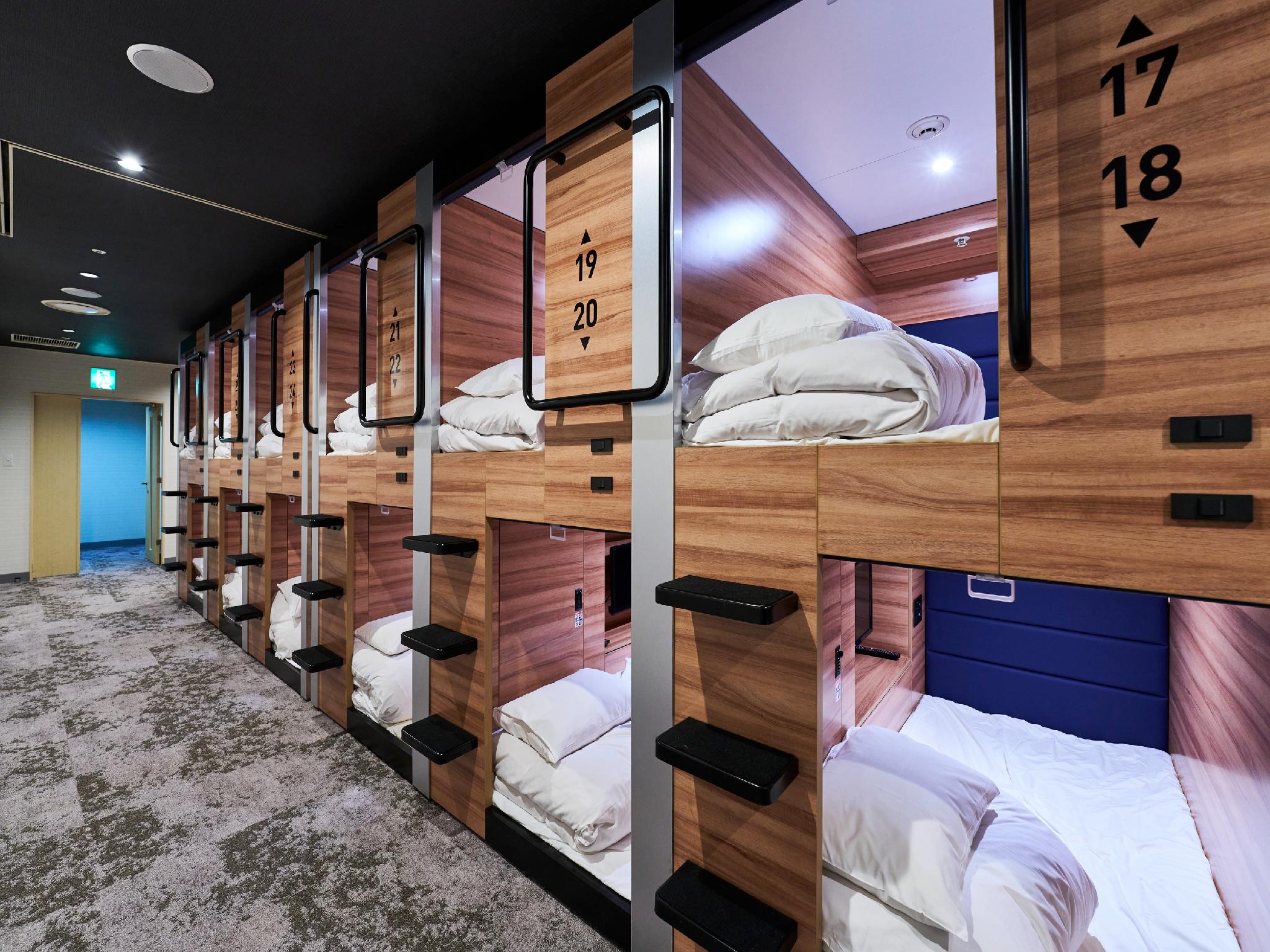 Capsule, Male Dorm
