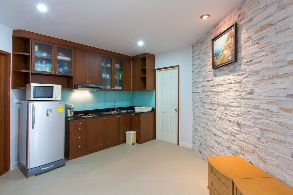 Baan Poolom Beachfront Condominium 5/50
