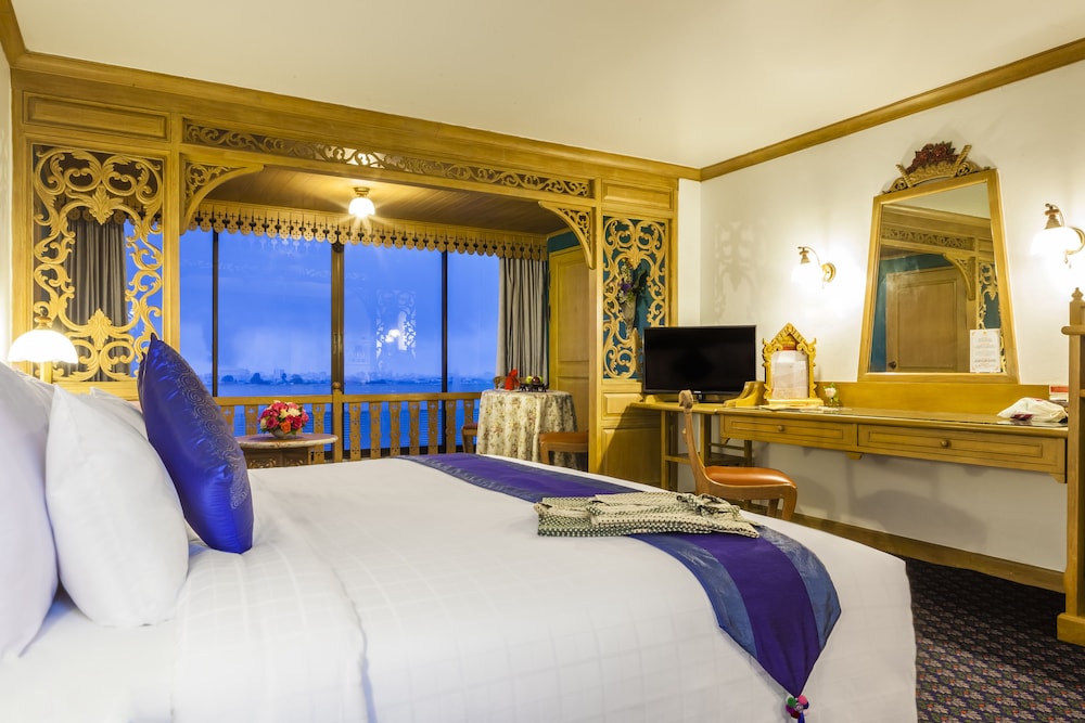 Lotus Hotel Pang Suan Kaew 6/25