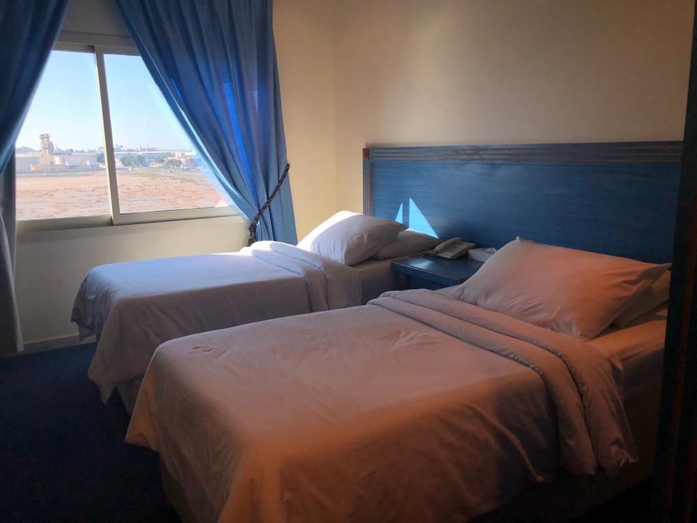 1 BEDROOM, BASIC, DOUBLE BED