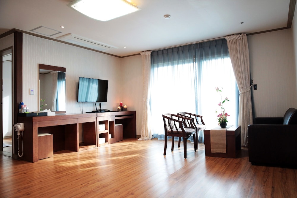 Labelle Hotel 16/41