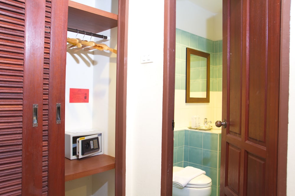 Hathai House Resort 16/48