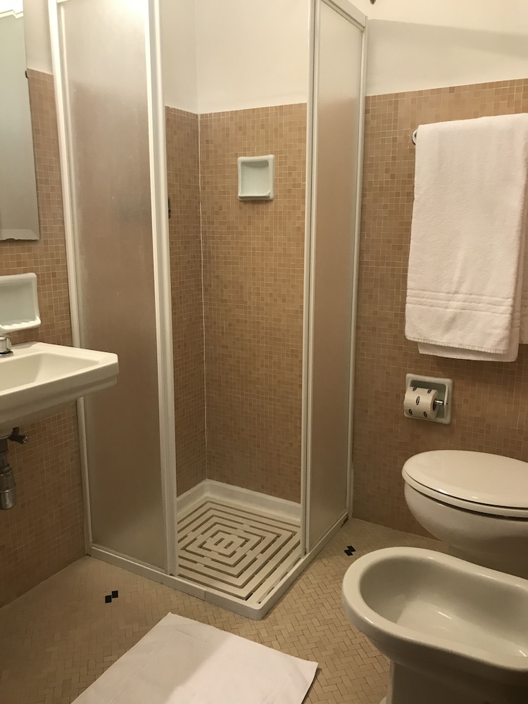 Mediterranee Hotel 18/63