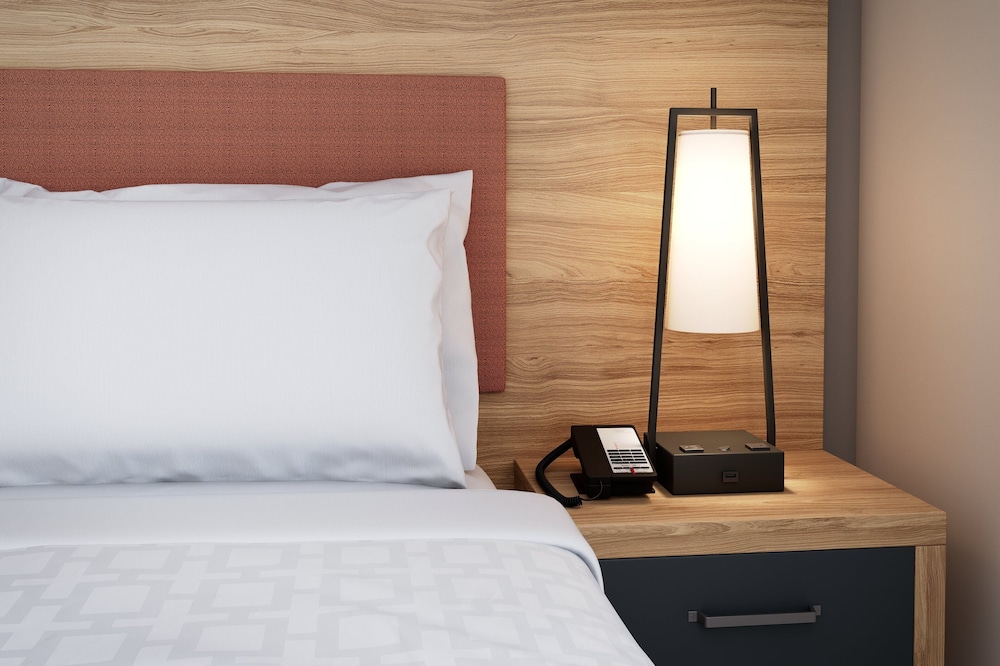 Frontier Hotel Ex Comfort Inn Southwest 7/18