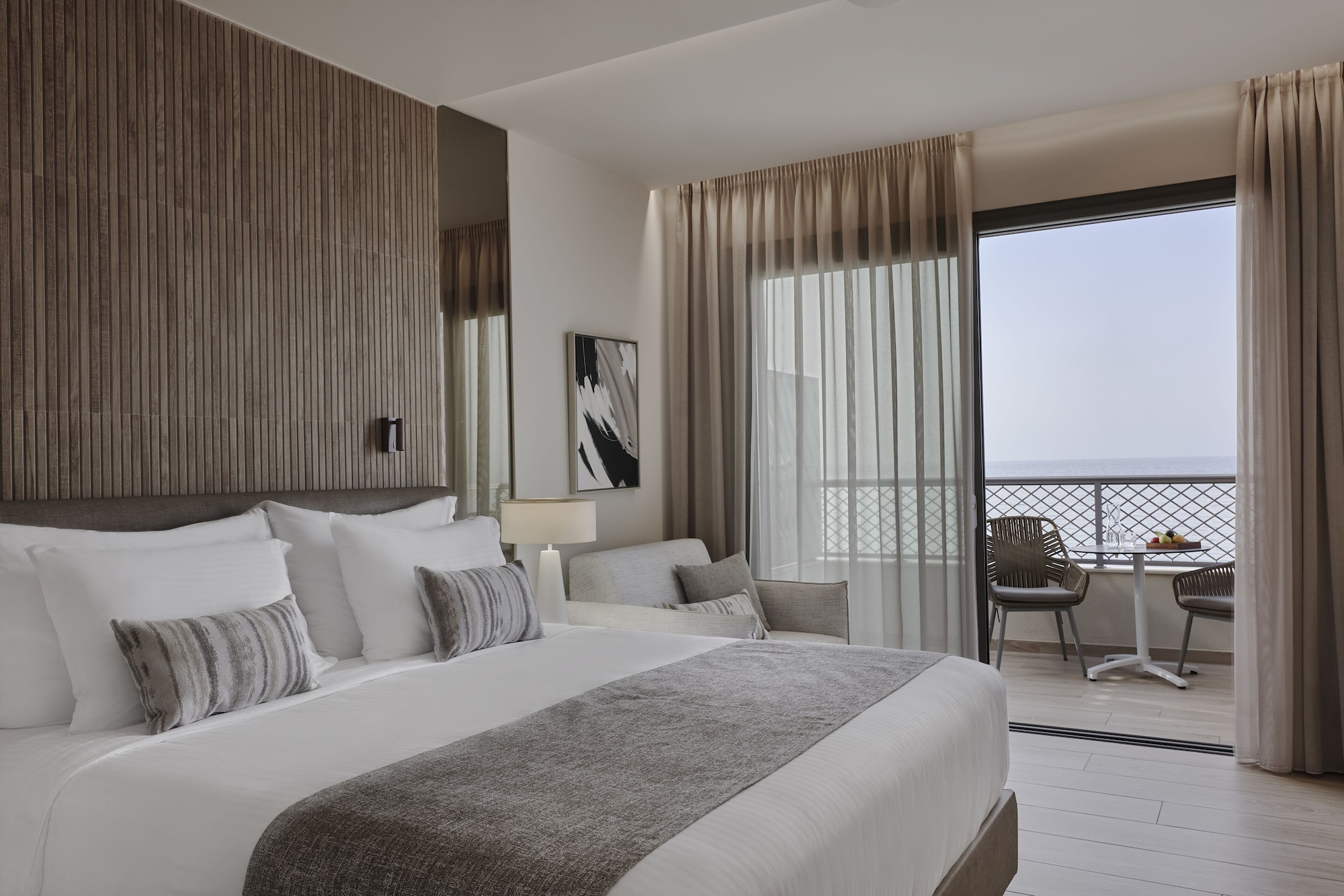 Superior, King Bed, Beach View