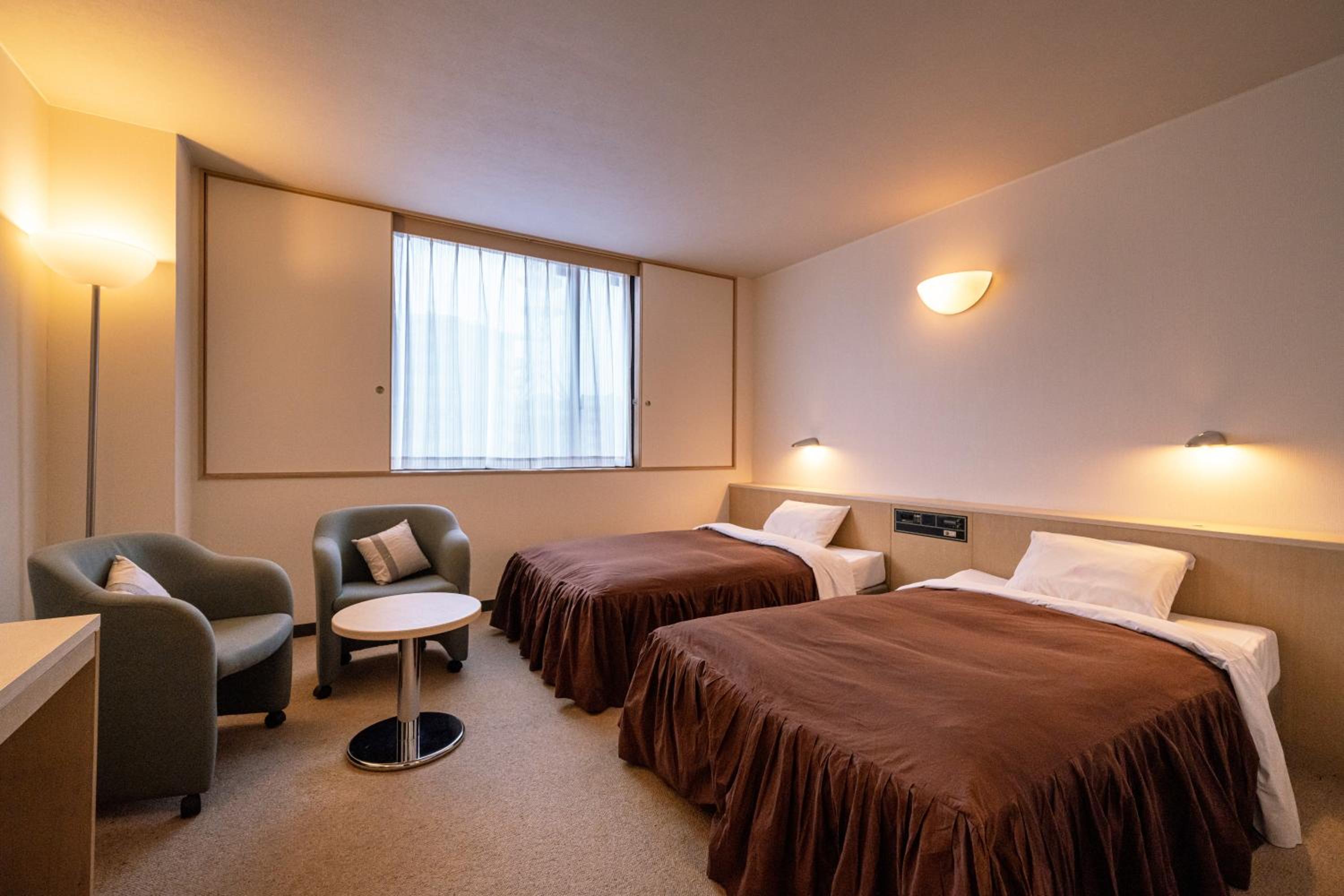 Chigusa Hotel 28/67