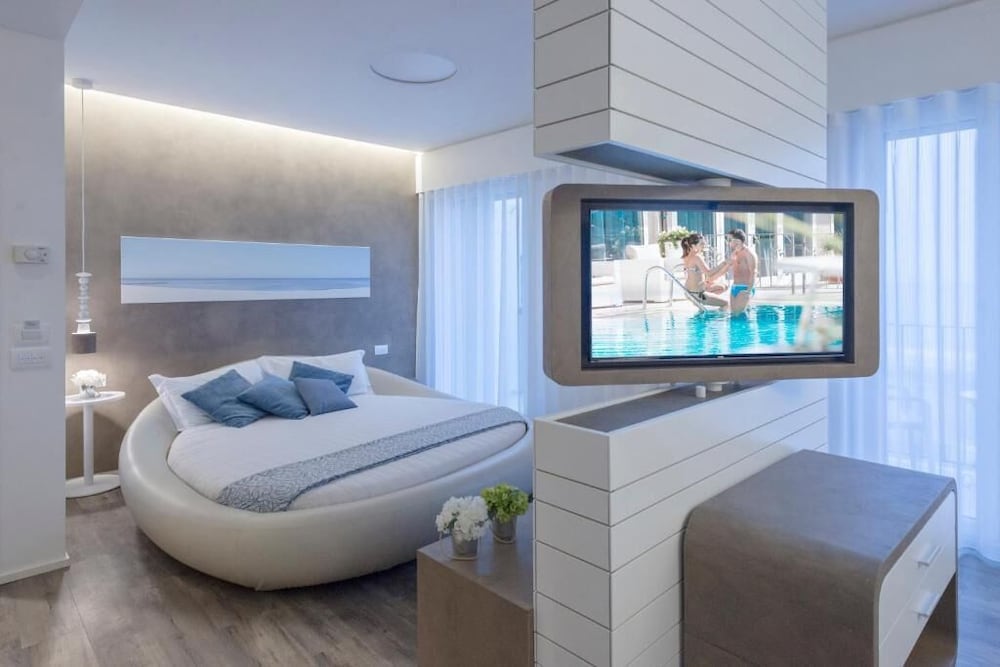JUNIOR SUITE, STUDIO