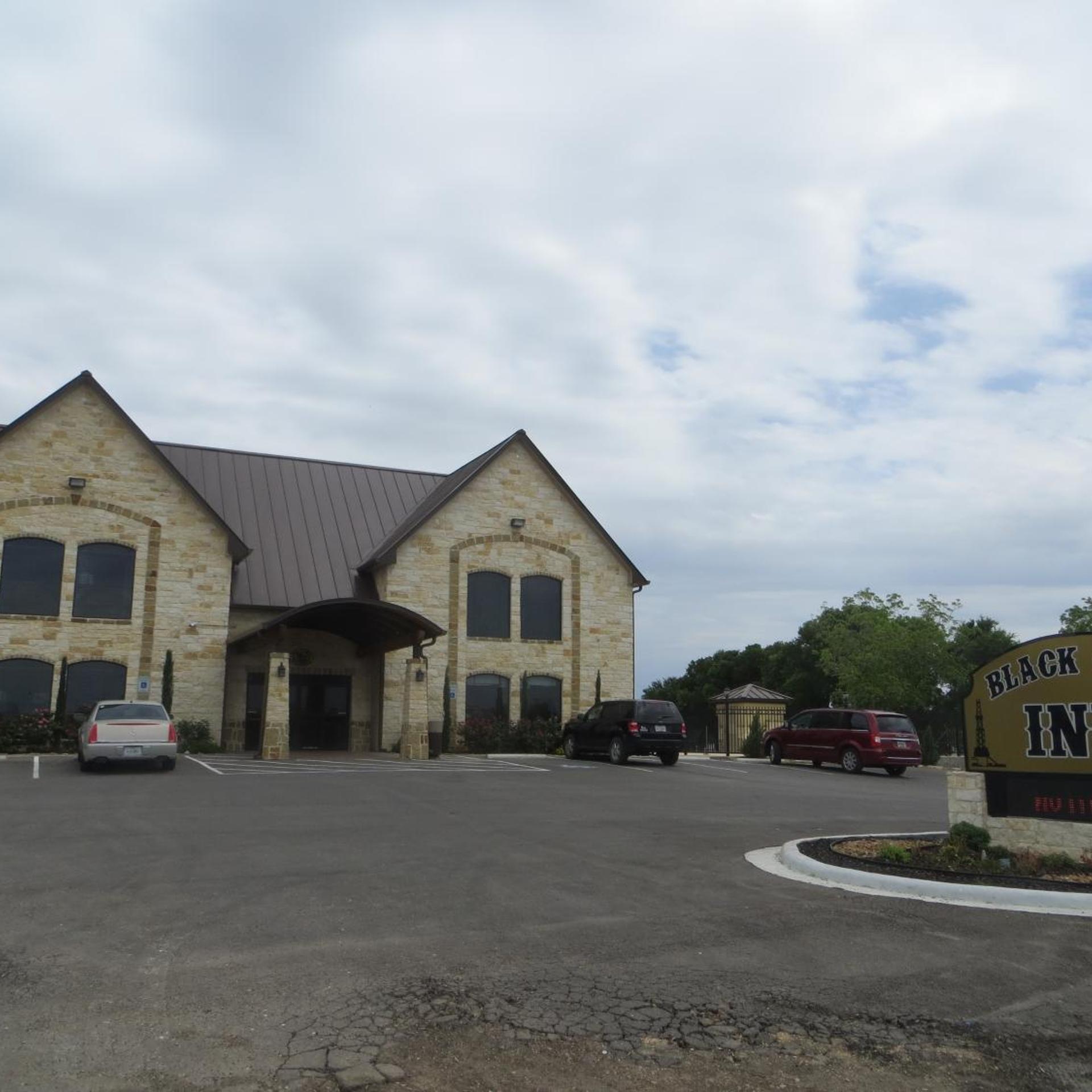 Black Gold Inn 35/43