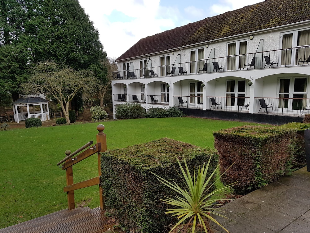 Buckatree Hall 1/69