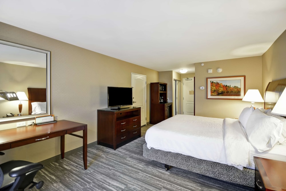 Hilton Garden Inn Riverhead 9/57
