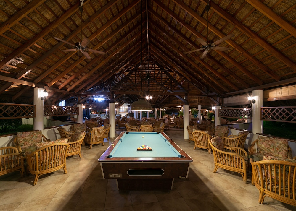 Fihalhohi Maldives 33/61