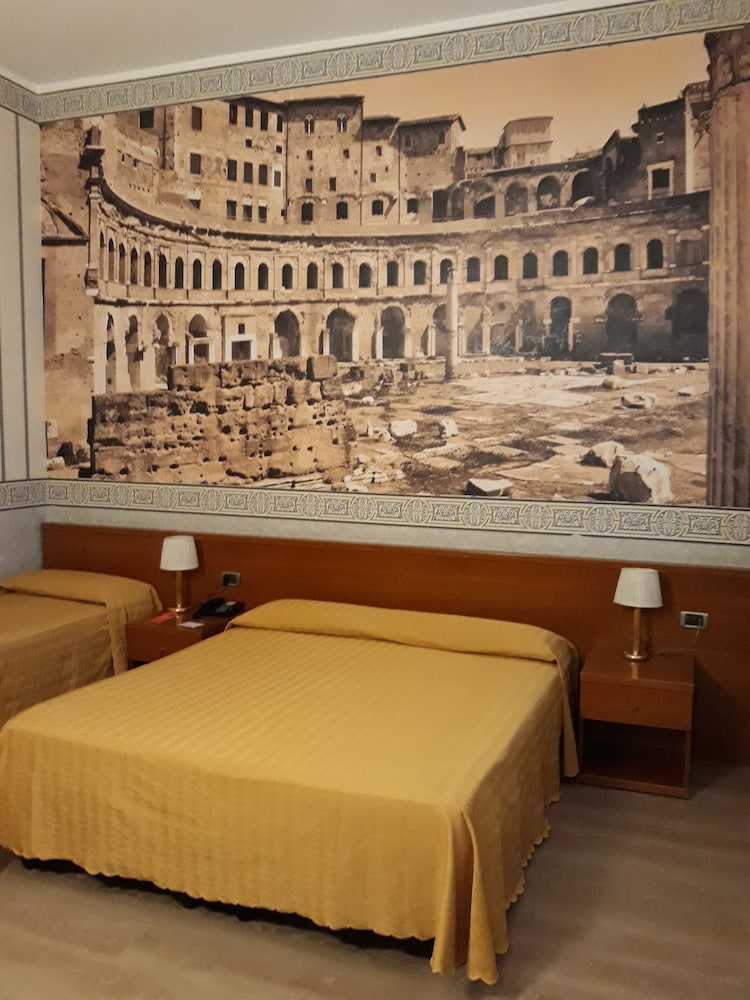 ELE Green Park Hotel Pamphili 51/65