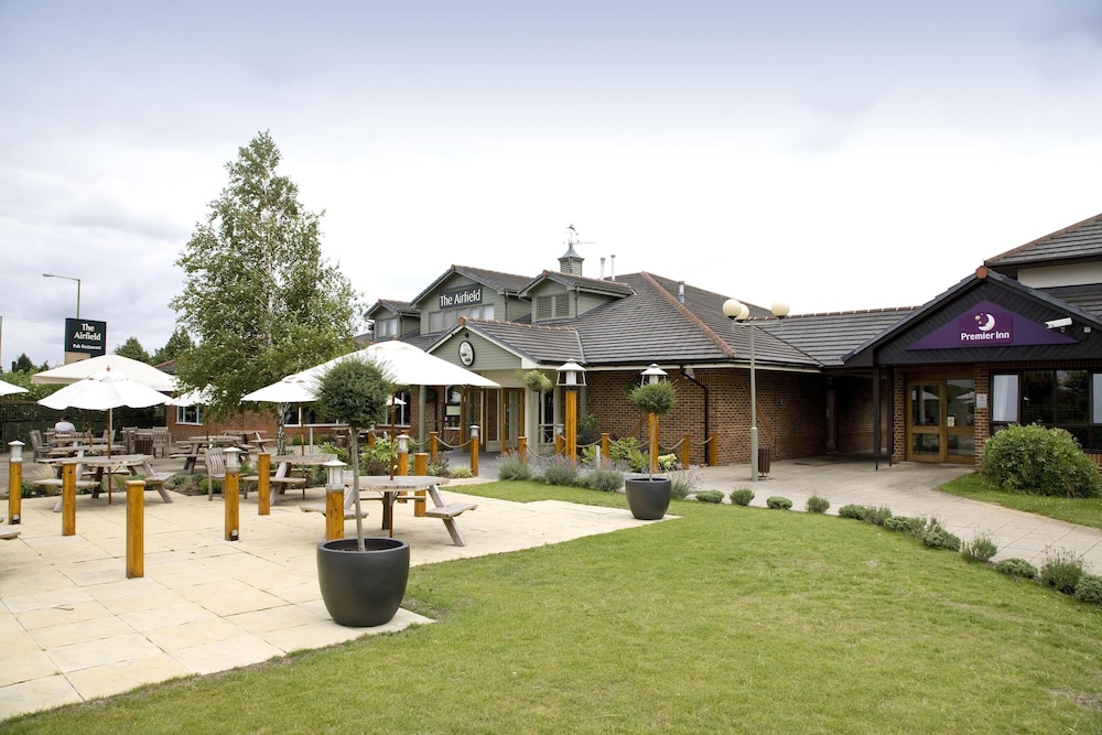 Premier Inn Hatfield 35/39