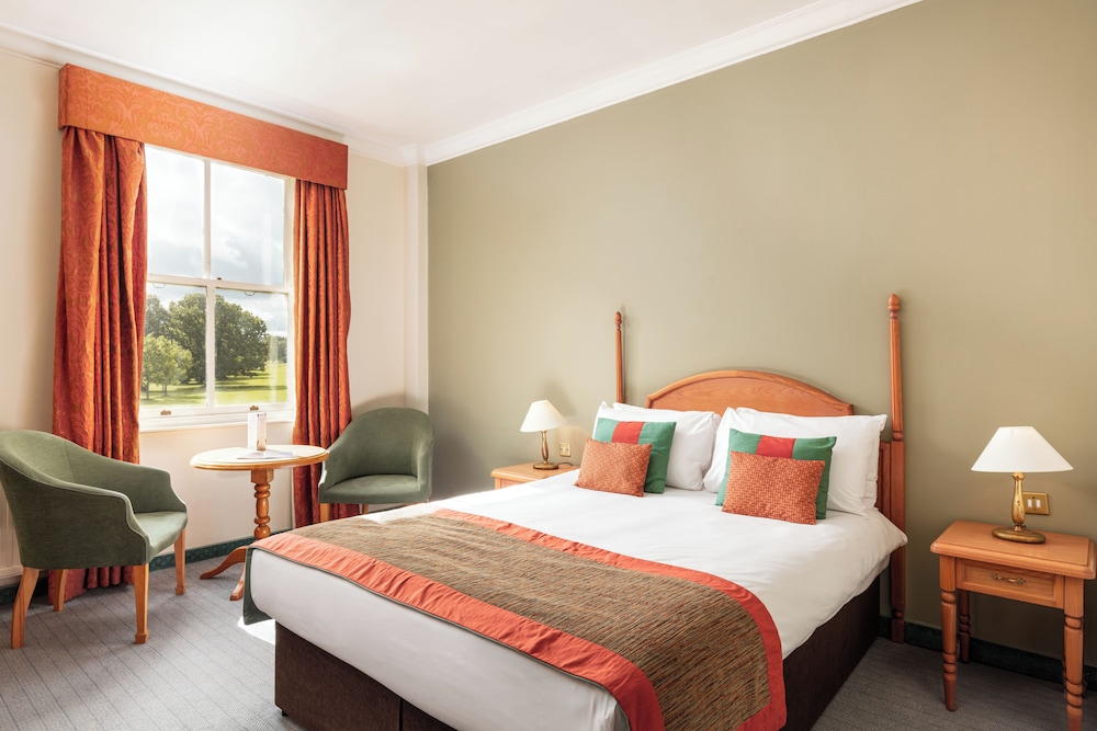 ROOM, DOUBLE BED, GOLF COURSE VIEW