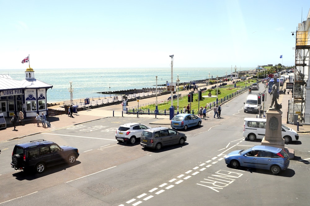 The Pier Hotel 65/80