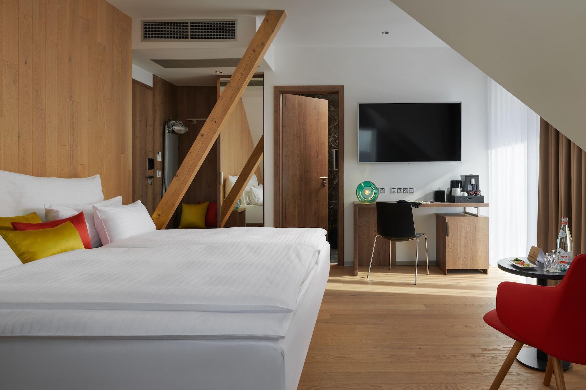 Executive, Double or Twin Bed