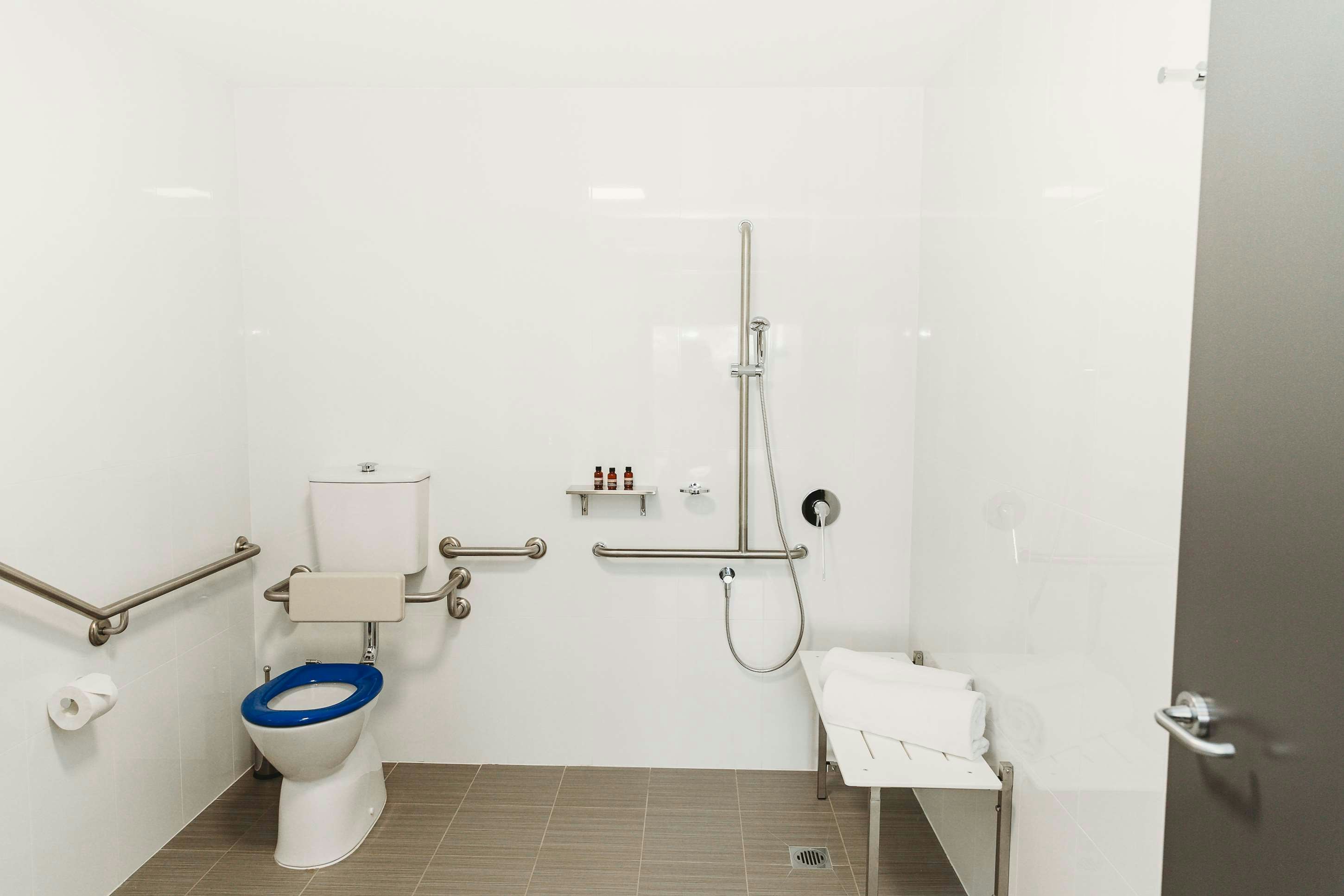 Coniston Hotel Wollongong 25/25