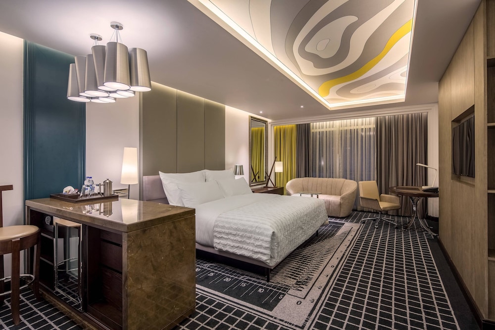 Le Meridien Dhaka 13/45