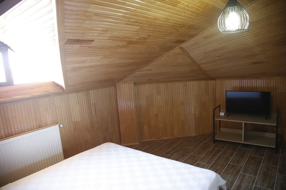 No 57 Suites 22/50