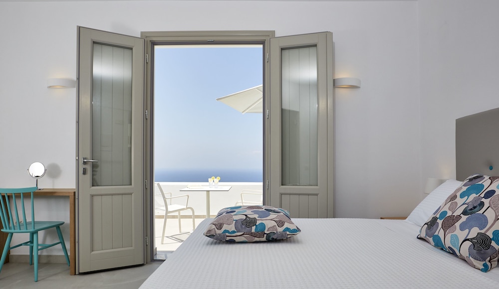 APERANTO SUITES 8/70