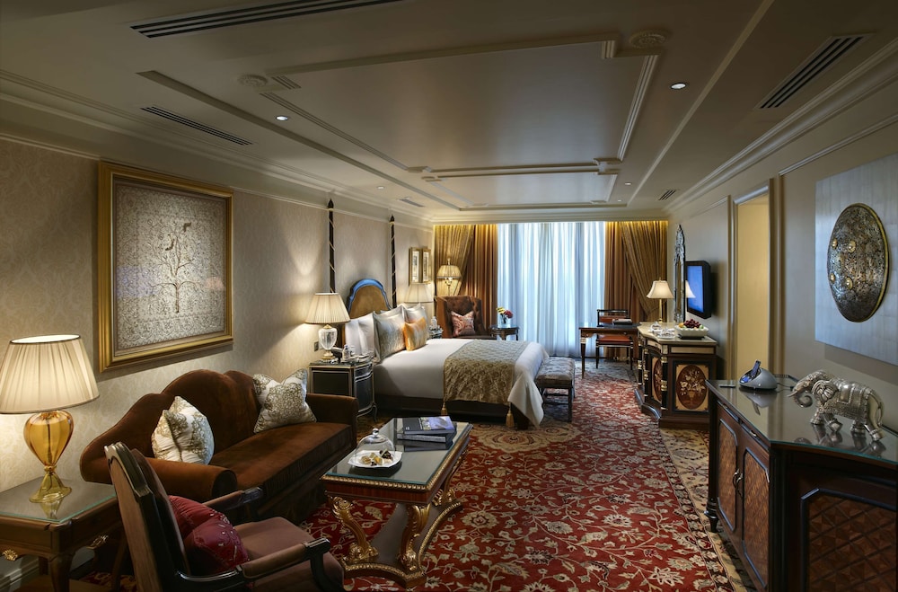The Leela Palace New Delhi 43/74