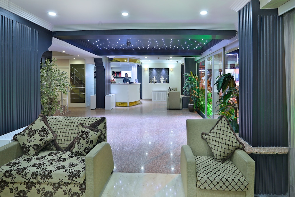 Budo Hotel 8/58