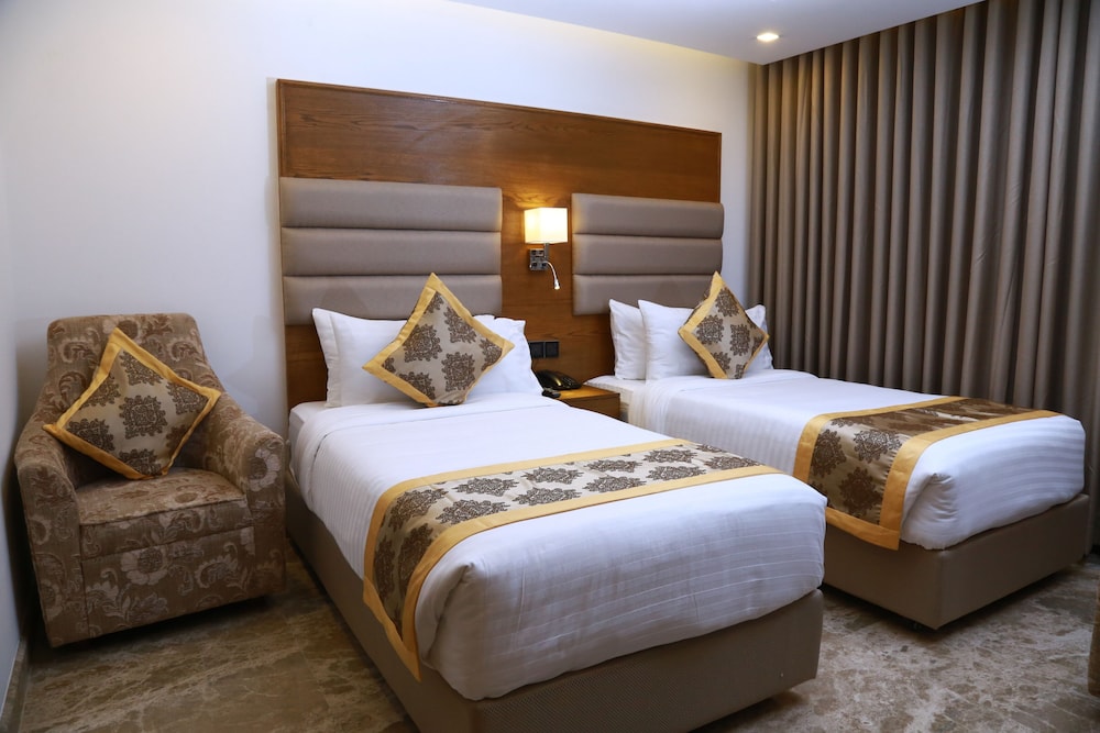 MARINO ROYAL HOTEL 23/63